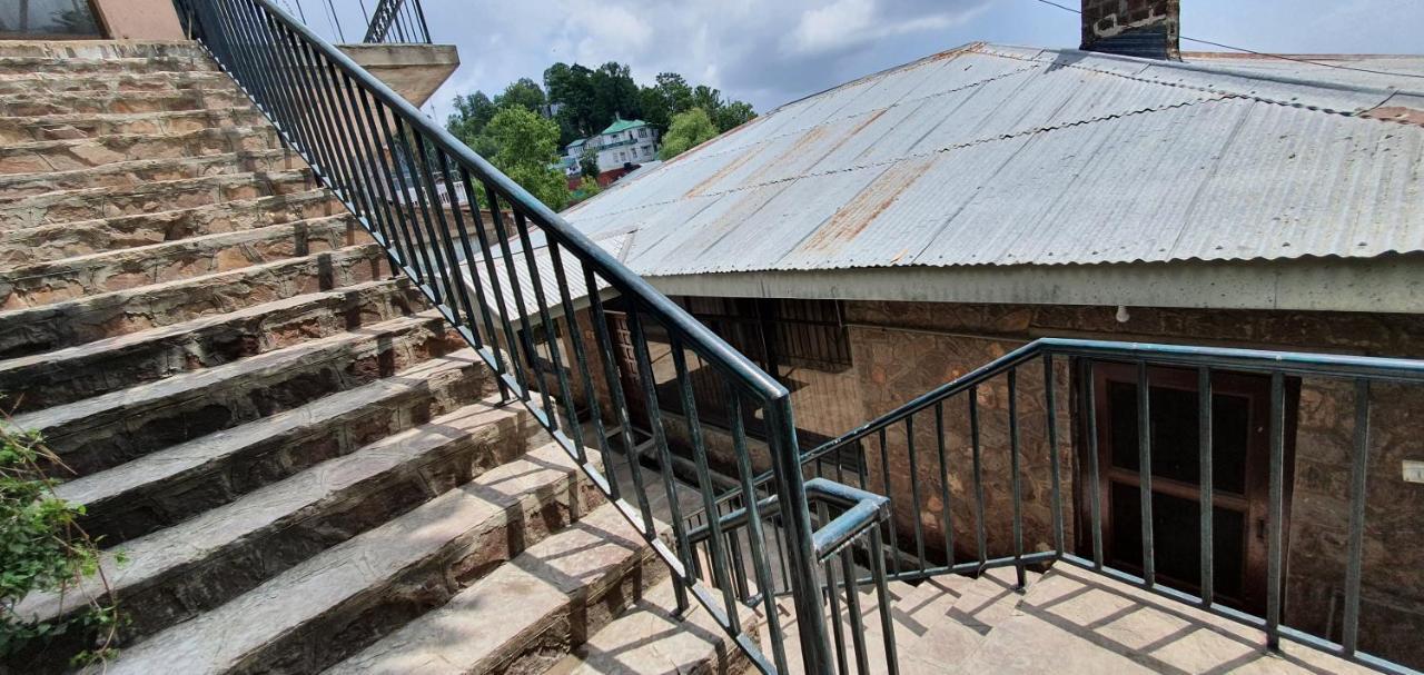 Mountain Retreat At Afgan Lodge Murree Exterior photo